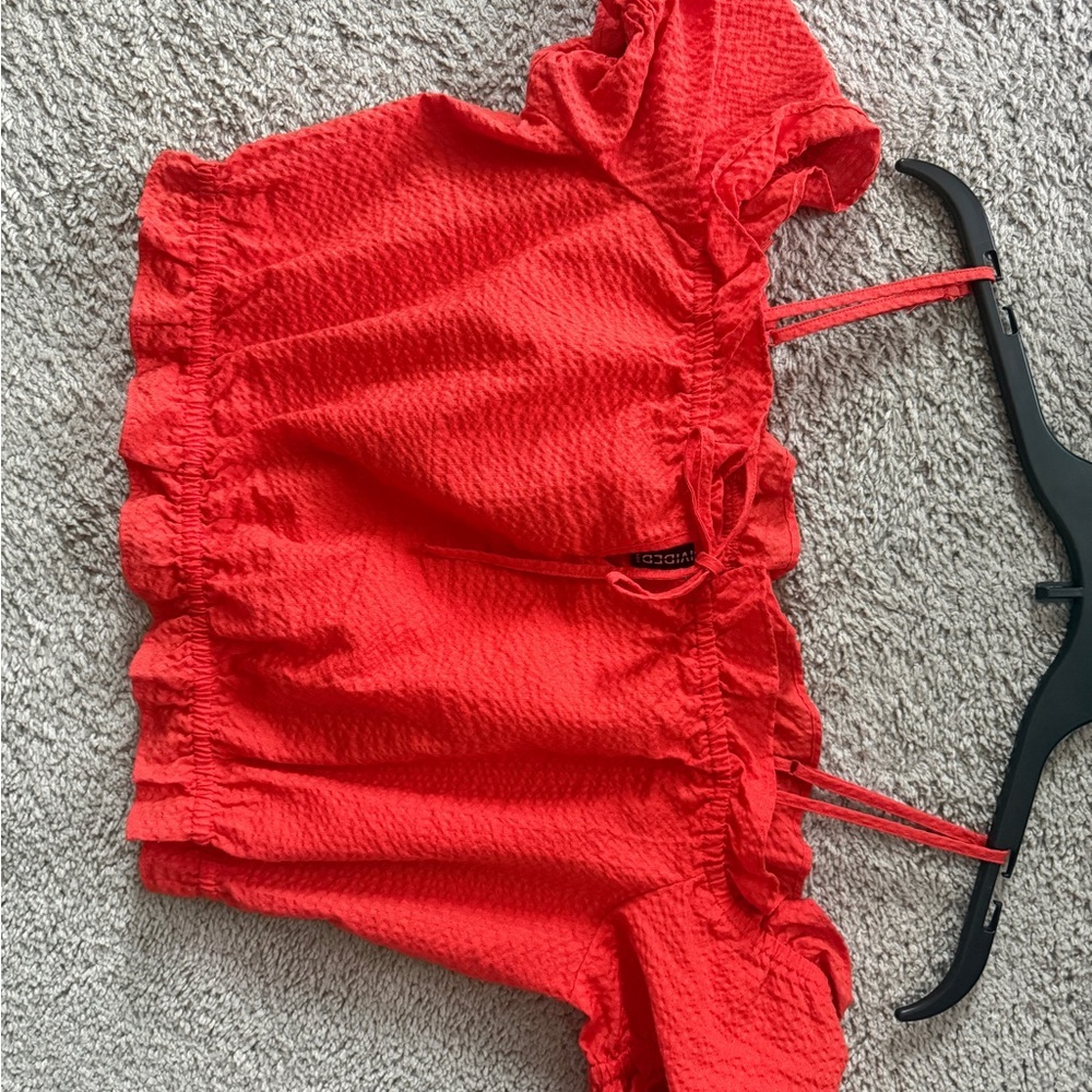 H&M Divided Red Off-Shoulder Top‎